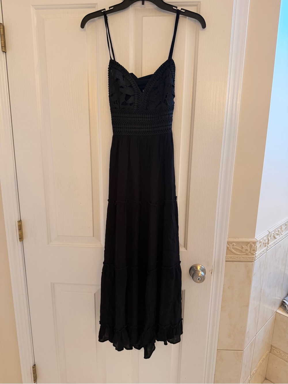 Love Tree Black Spaghetti Strap Maxi Dress
